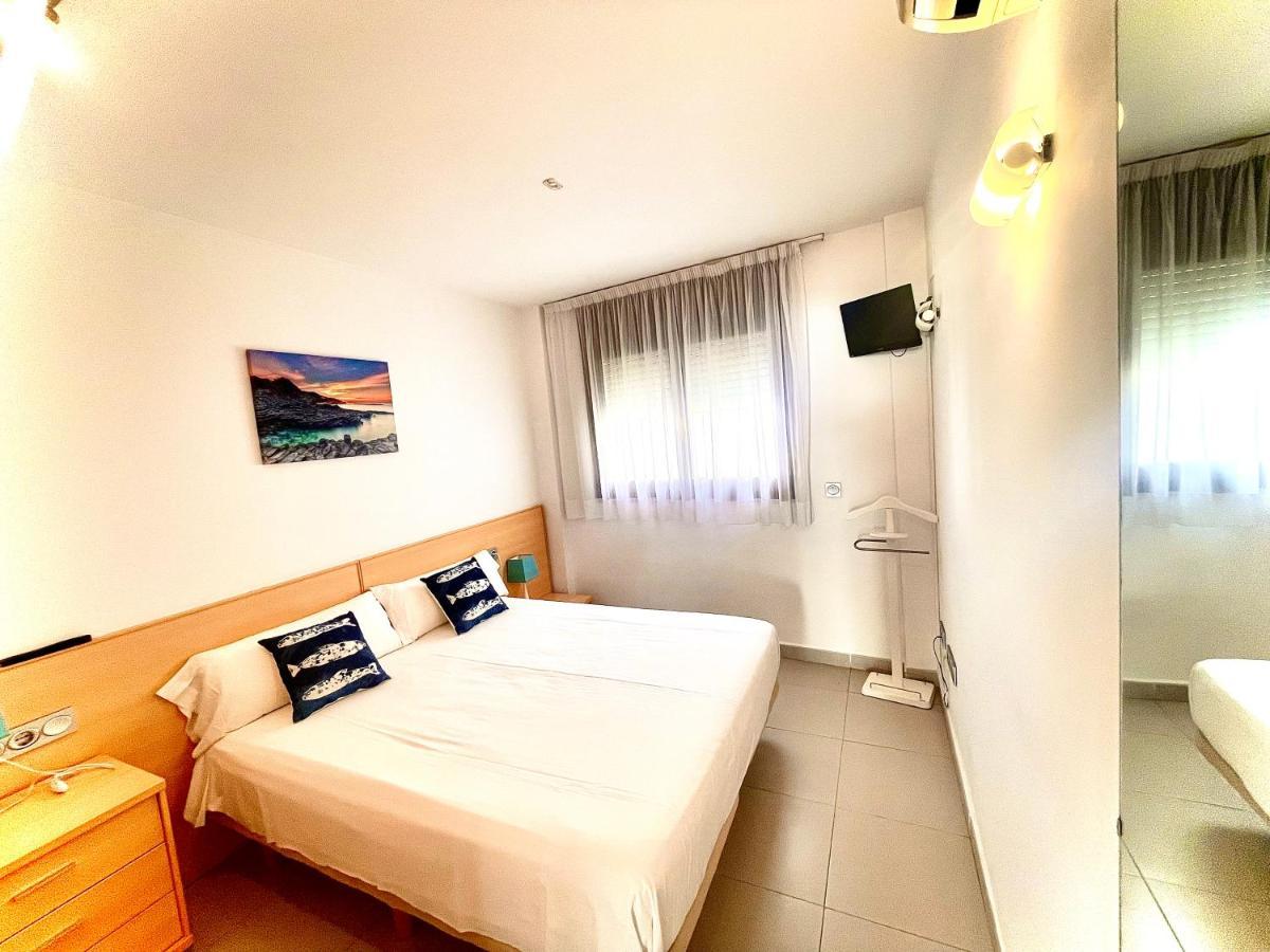Apartaments Voramar 2 กัมบริลส์ ภายนอก รูปภาพ